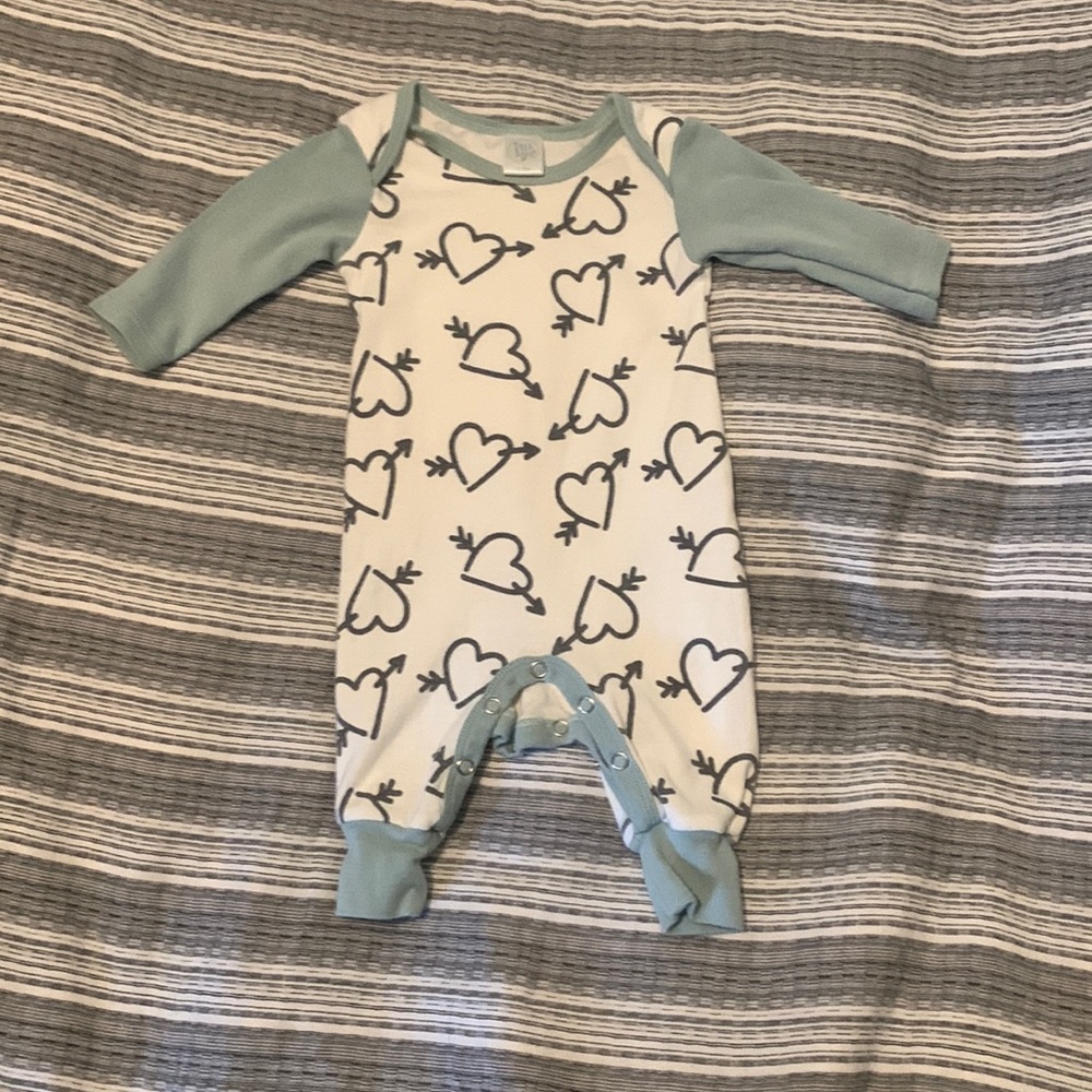 Tess Babe Valentine’s Day outfit
